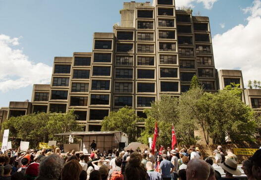 Работниците одбиваат да ја срушат иконата на бруталистичката архитектура на Сиднеј